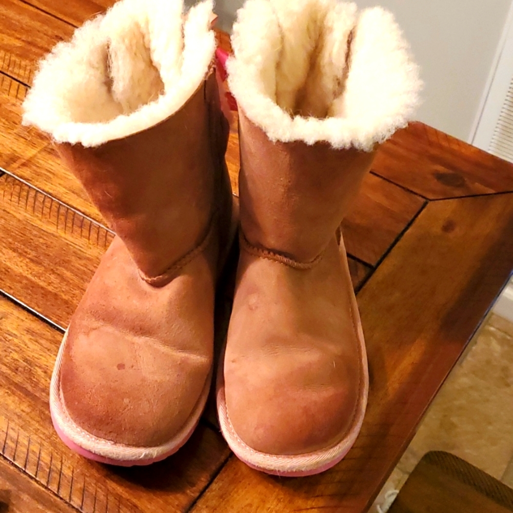 UGGS BAILEY BOW BOOTS